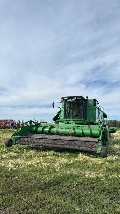Продам комбайн John Deere W550
