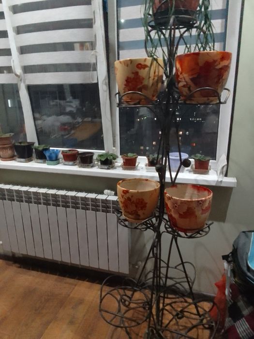 Цветочная подставка