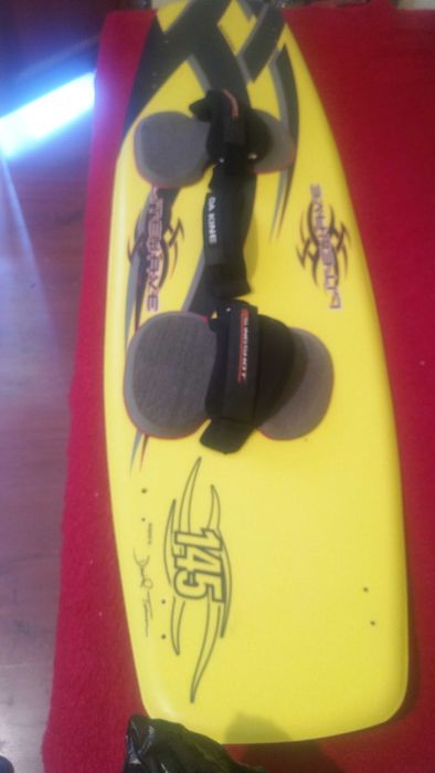 Продавам кайт сърф,кайт борд