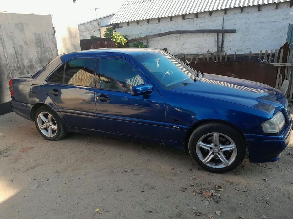 Продам  срочно авто