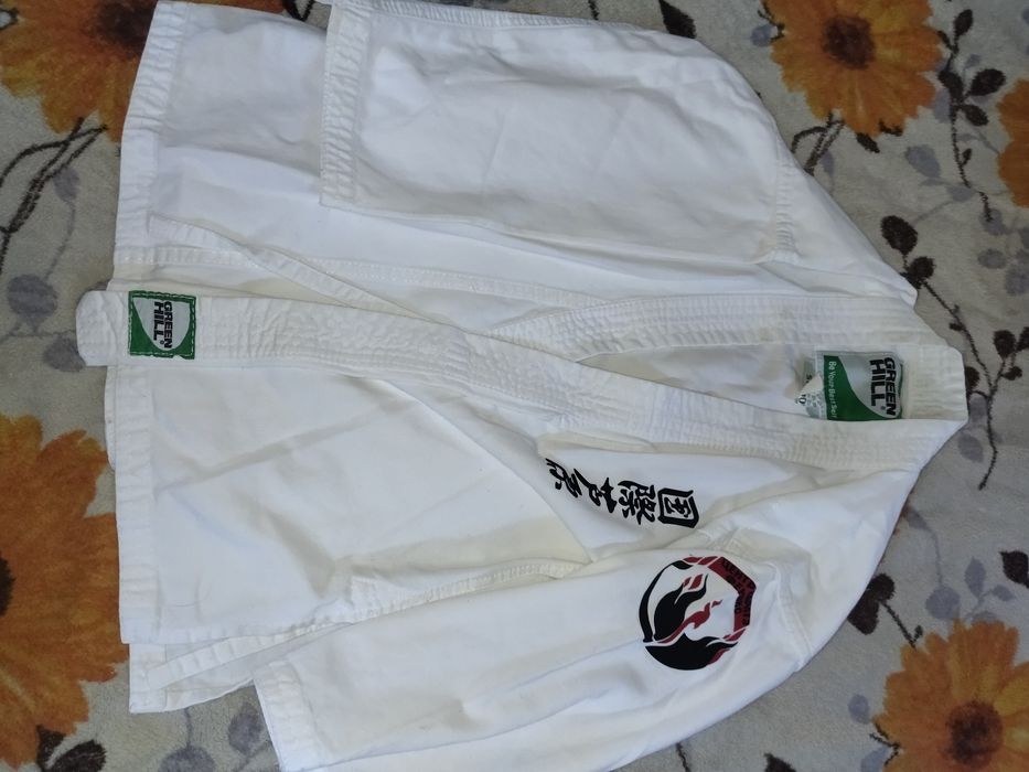 Продам кимано белые