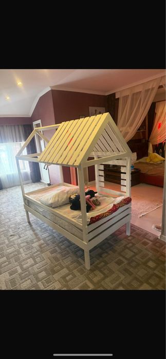 Кроватка домик для детей