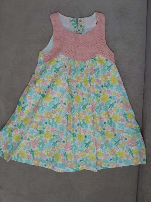 Платья и комбинезоны на девочку