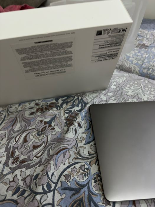 MacBook Air 13 8/256 M1