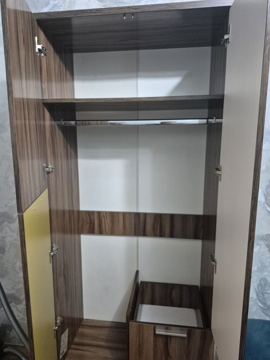 Продам шкаф для одежды