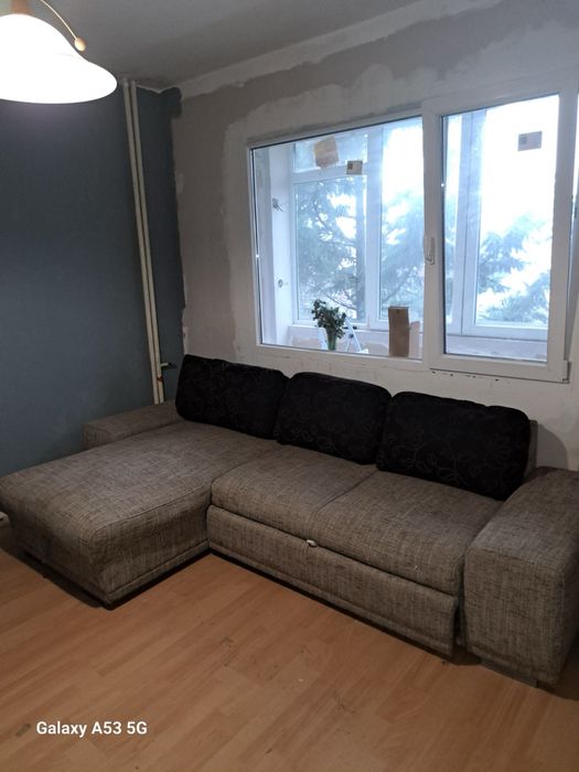 Разтегателен диван