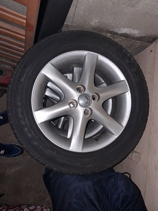 Продам шины с диском от Ярис