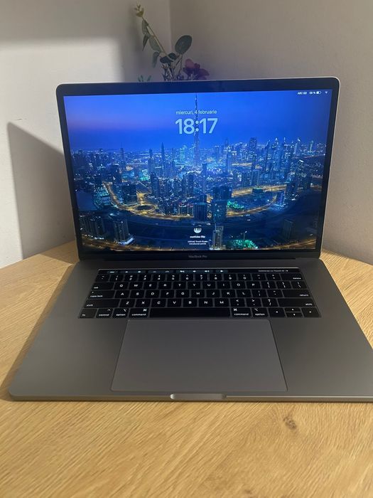 Macbook pro 16 touchbar