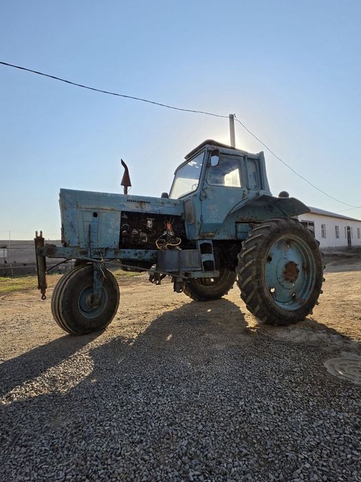 Traktor  mtz  80