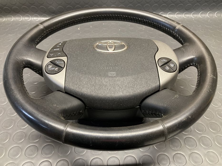 Волан с еърбег за тойота приус/Toyota prius 04-08г
