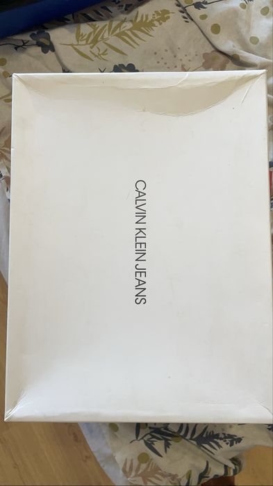 Стилни велурени боти