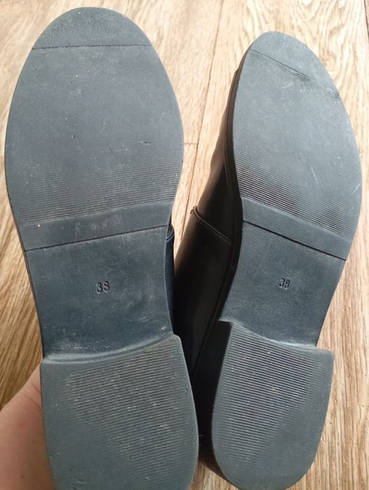 Продаются  туфли на шнурках