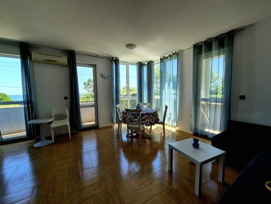 Дава се под наем Двустаен апартамент в Варна, Център - 65 кв.м за 500 € - Снимка #1