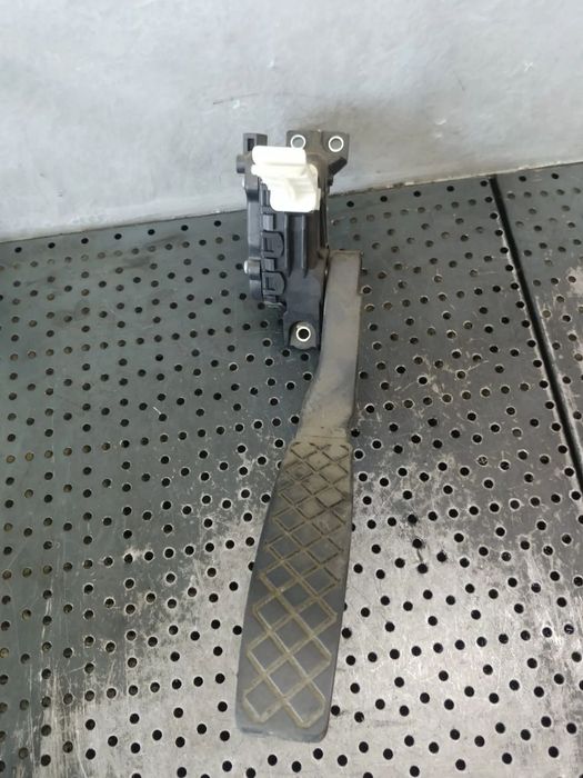 pedala acceleratie  vw touareg 7l  7l6723507h
