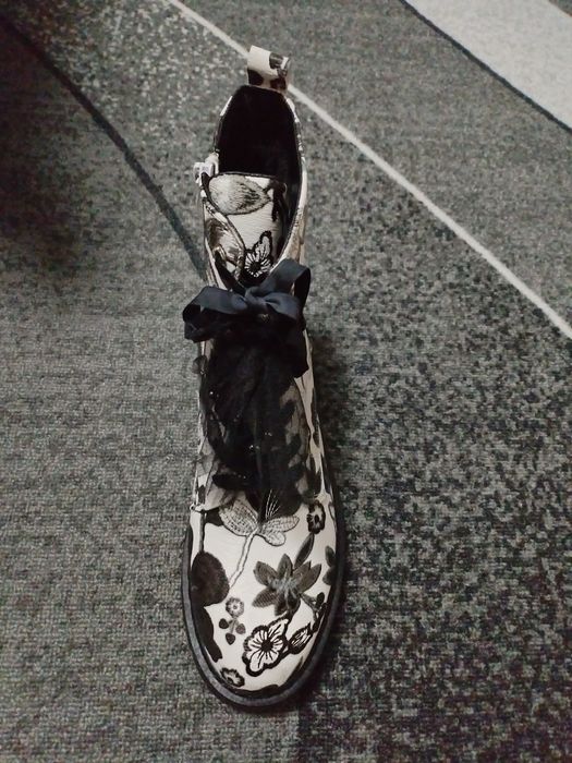 Дамски боти нмер 41