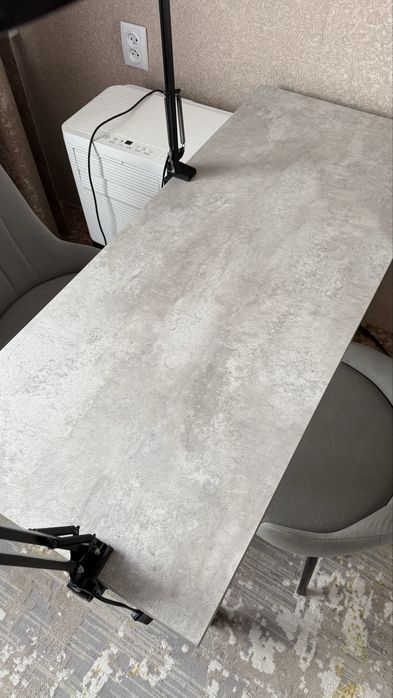 Маникюрный стол со стульями