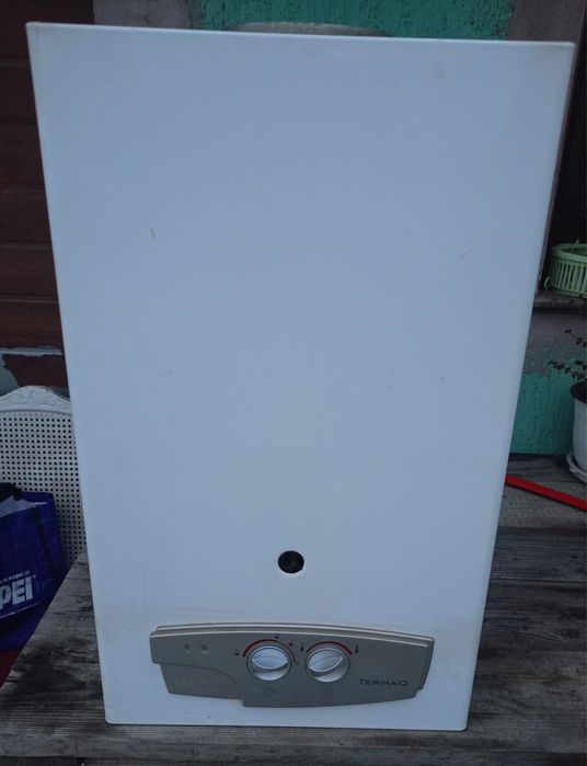 Centrala de incalzit apa instat pe gaz