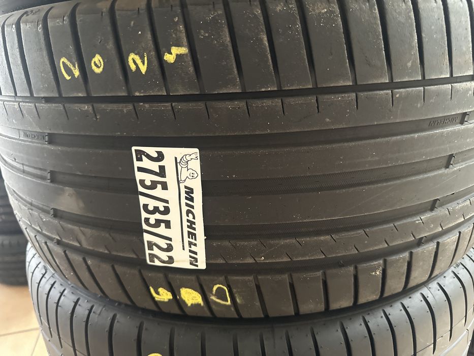 315/30/22 pirelli- 275/35/22 michelin x6 x5