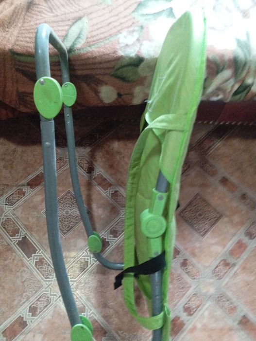 Детский шезлонг .