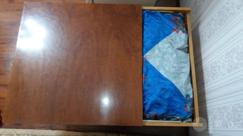 Стол сундук в хорошем состоянии