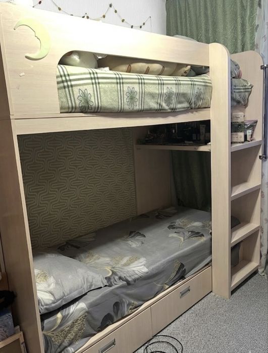 Кровать двухъярусная