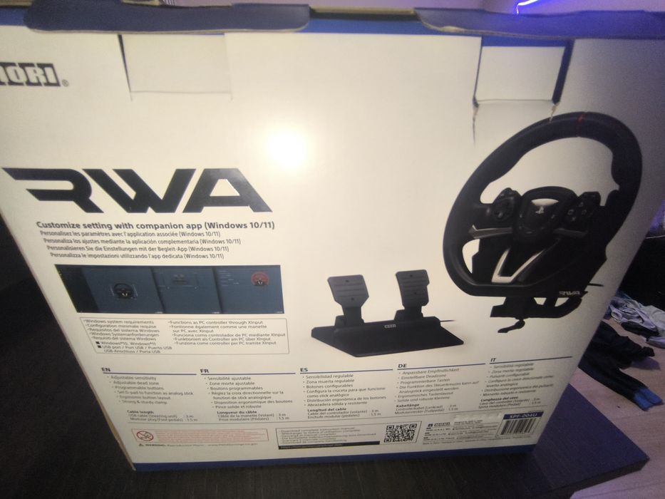 Продавам волан с педали и допълнителна игра Grand turismo 7