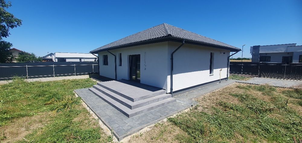 Casa nouă de vanzare!
