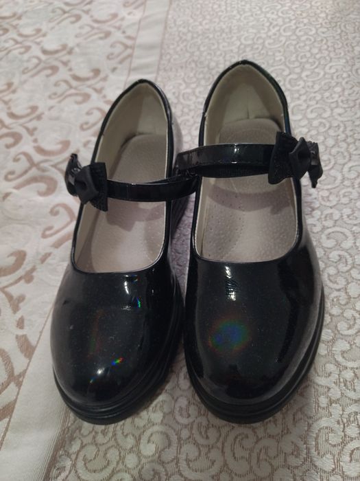 Туфли школьные .