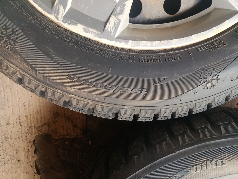 Резина зимняя с дисками на Шевроле авео