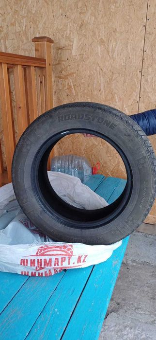 Шины зимние 215/60R16 ROADSTONE
