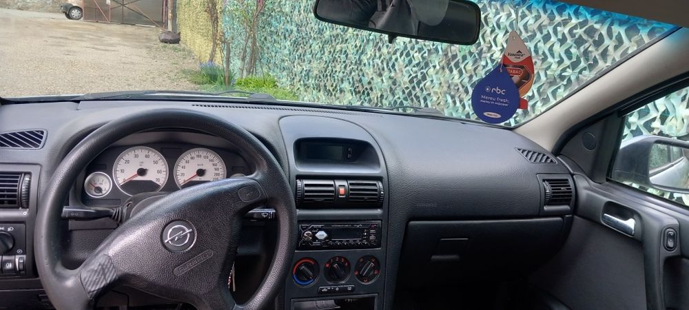 Opel Astra G 
Motor: 1.4 benzina +gaz! Valabilitate gaz încă
