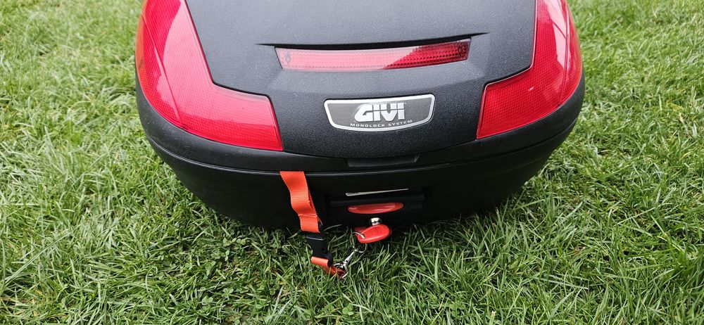 Honda Cb 1000 R 2008-2016 accesorii  topcase Givi Monolock suport