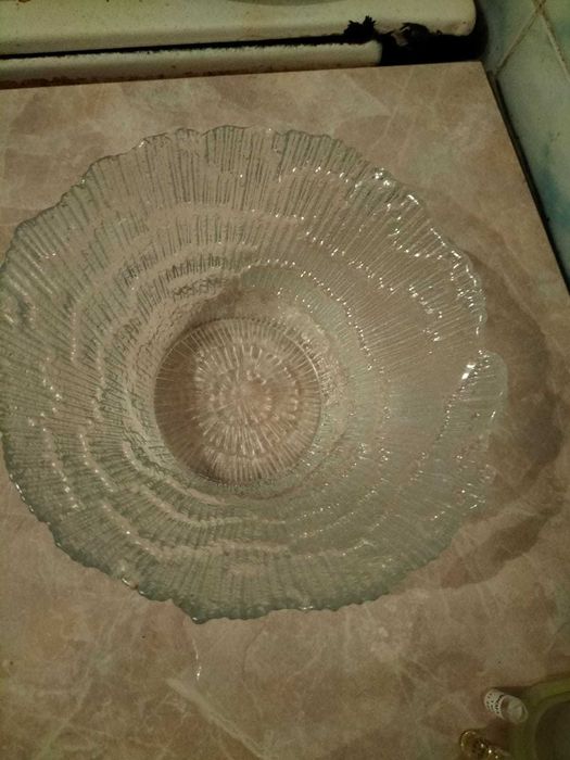 Продам салатницу