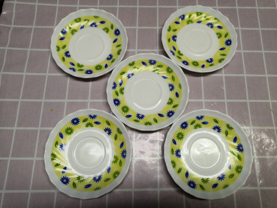 Продам блюдца, миски (керамические)