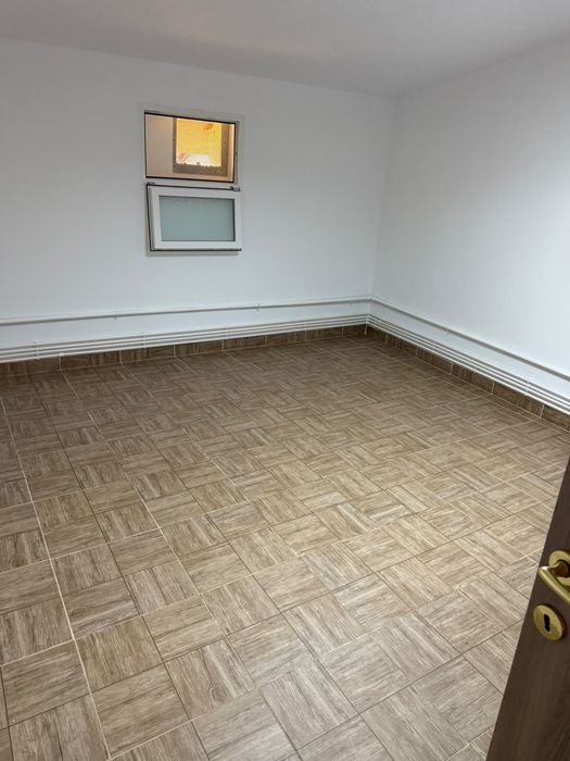 SPAȚIU 171 MP DE ÎNCHIRIAT – CODLEA, Str 9 mai nr 2 ,2300 euro pe luna
