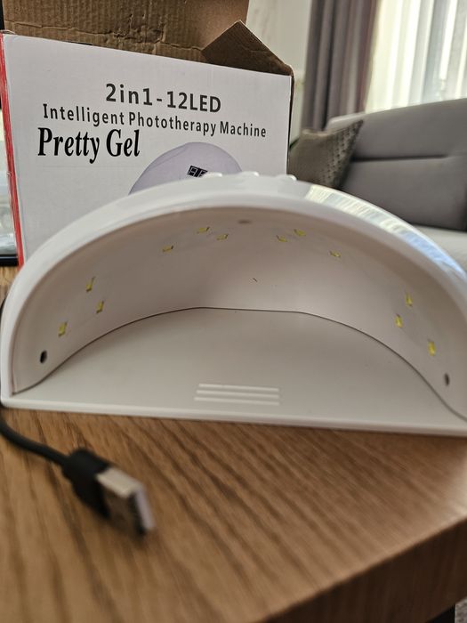 Лампа за нокти .