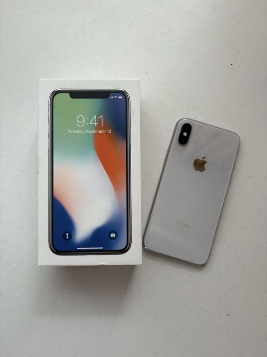 Айфон X- 64 Гб. С документами.