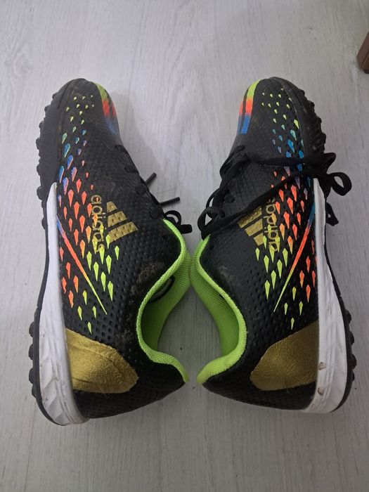 Продам бутсы футбольные