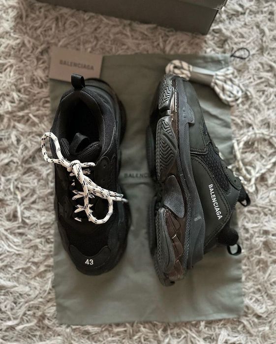 balenciaga triple s