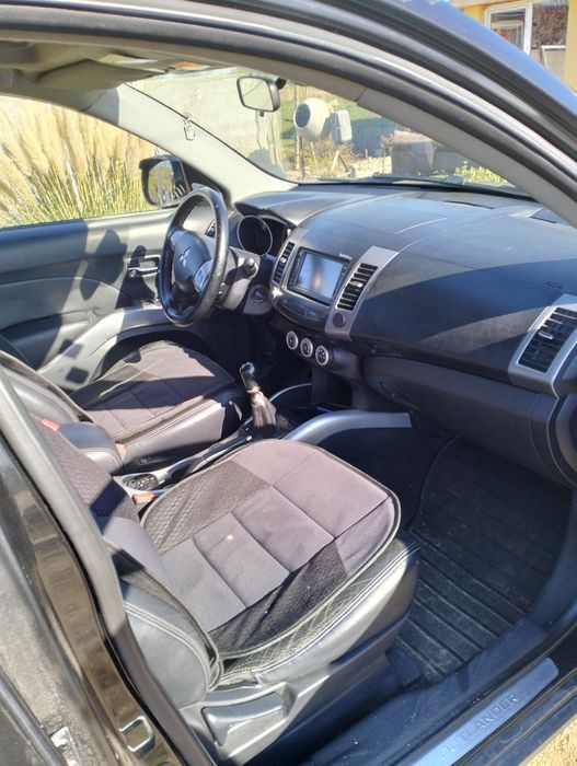Vând Mitsubishi outlander
