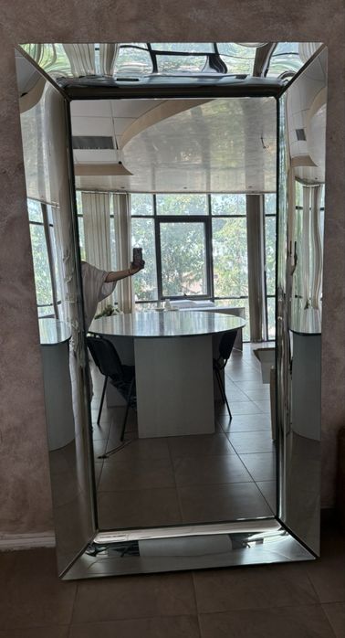 Оригинално Дизайнерско Огледало ,,Caadre"-Philippe Starck