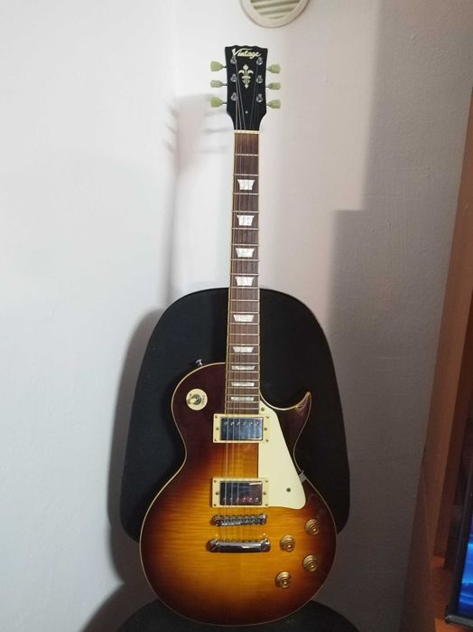 Chitara electrica vintage, procesor g 1 four si amplificator marshall