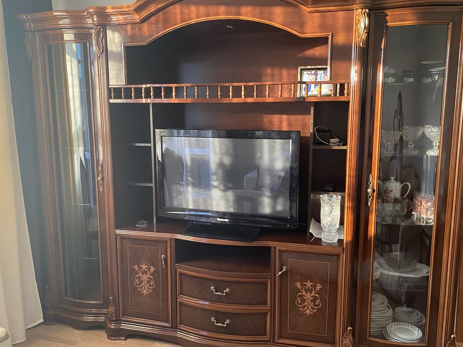 Шкаф для посуды , гостевой шкаф