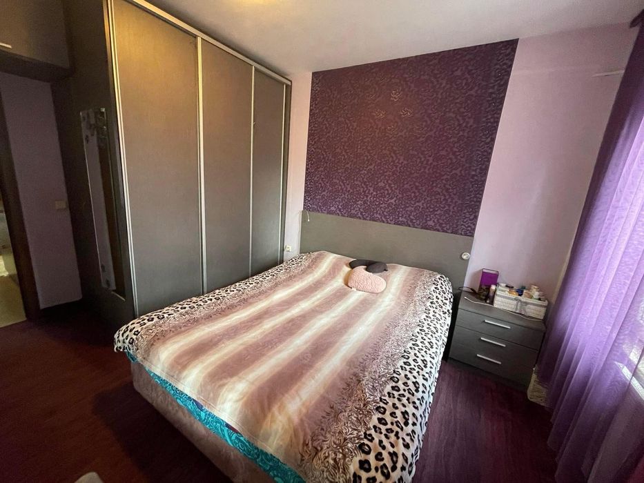 Тристаен апартамент в ж.к Зорница