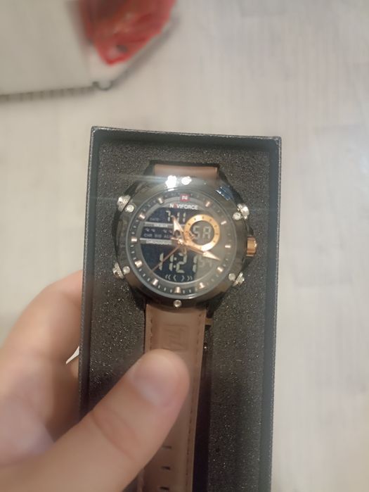 Наручные часы Naviforce