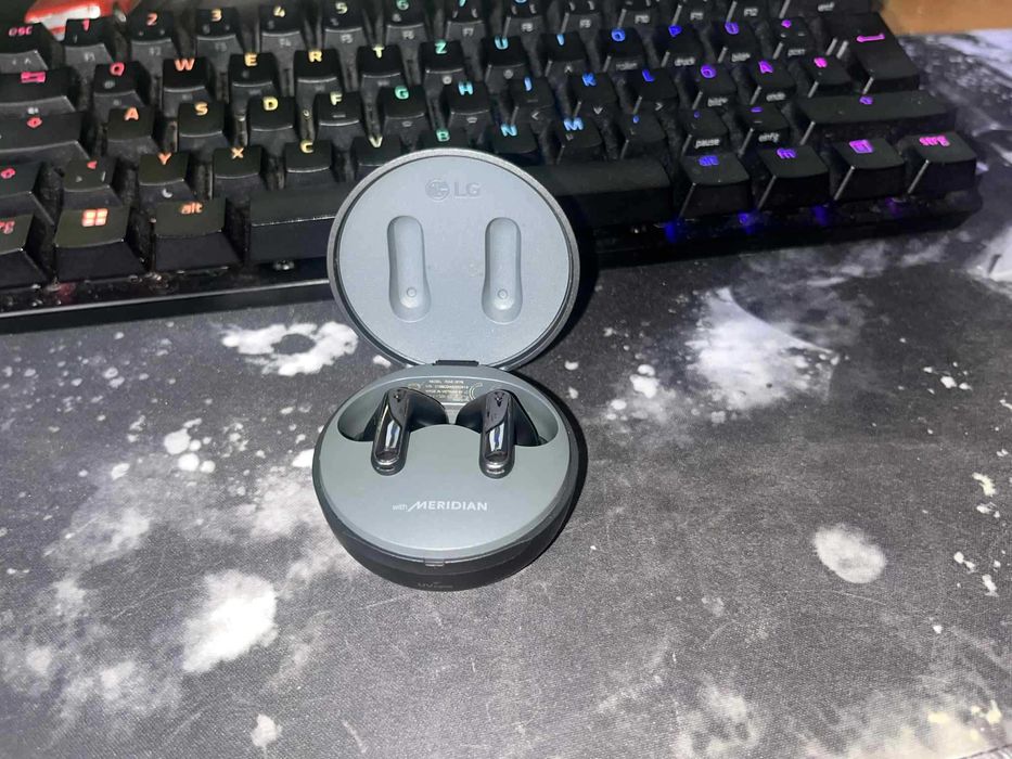 Безжични слушалки LG Tone Free DFP8, In-Ear, Bluetooth,