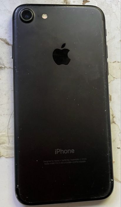 Айфон 7 32 гб. Черного цвета. В отличном состоянии.