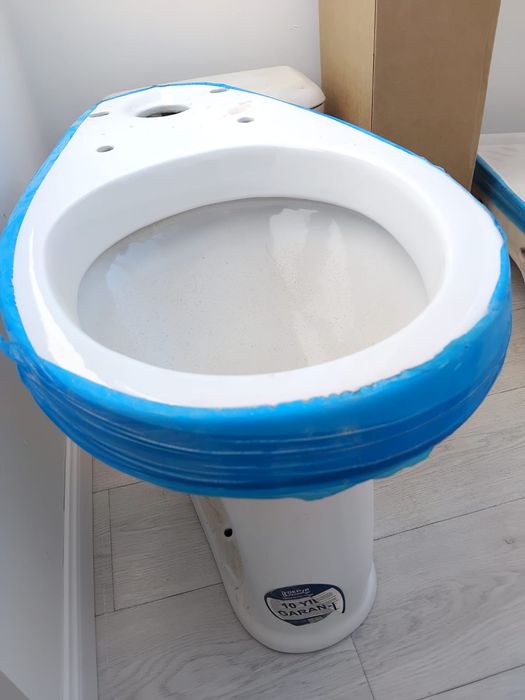 Продается унитаз и раковина