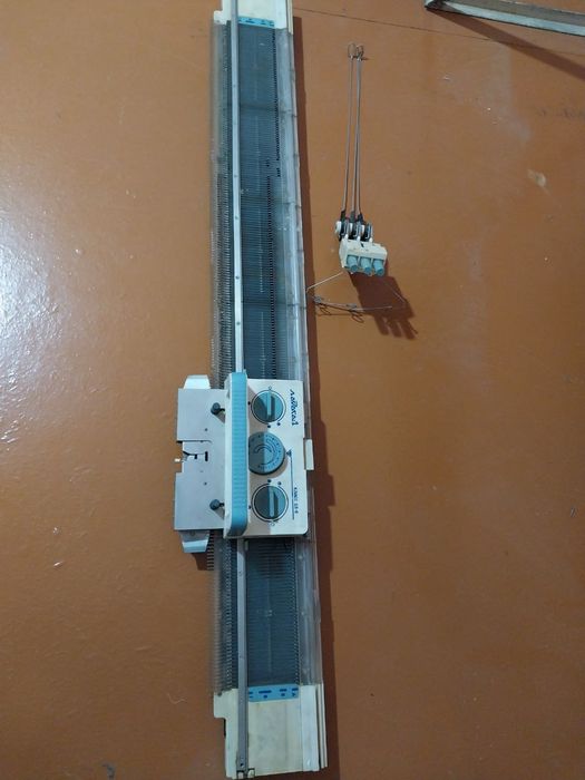 Машинка для вязания Ладога