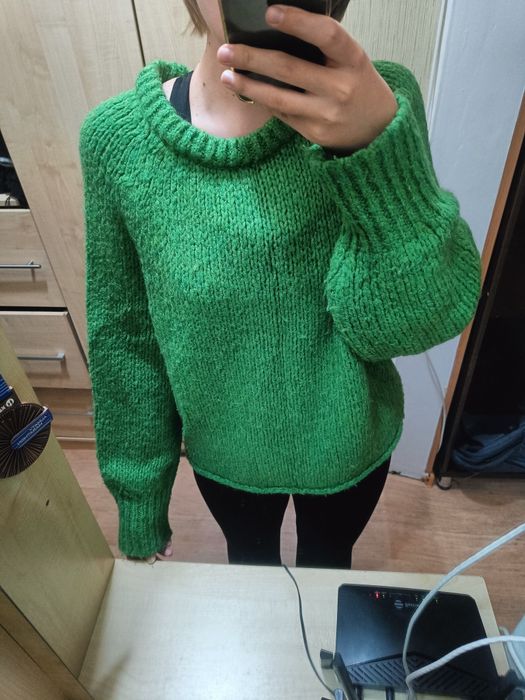 Продам 2 свитера